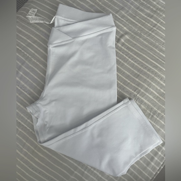 ALO Cropped Leggings - NWOT - Picture 3 of 7